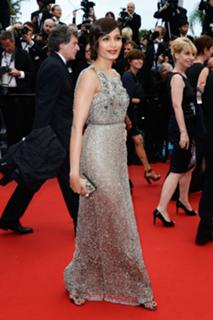 Freida Pinto feet photo thumbnail
