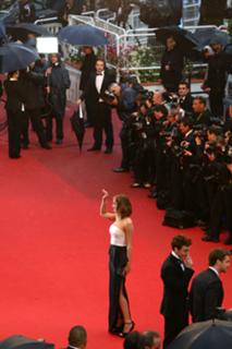 Jennifer Lawrence feet photo thumbnail