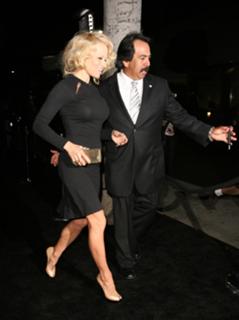 Pamela Anderson feet photo thumbnail