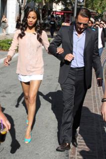 Zoe Saldana feet photo thumbnail