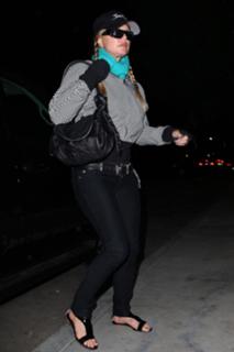Fergie feet photo thumbnail