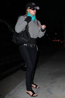 Fergie feet photo thumbnail