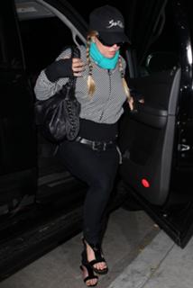 Fergie feet photo thumbnail