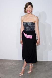 Jessica Biel feet photo thumbnail