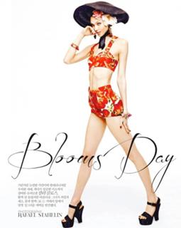Karlie Kloss feet photo thumbnail