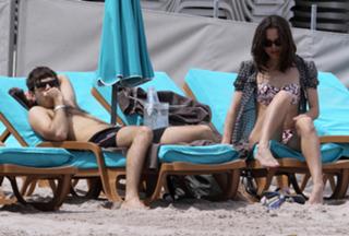 Keira Knightley feet photo thumbnail