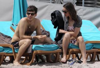 Keira Knightley feet photo thumbnail