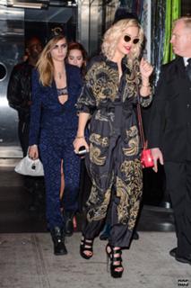 Rita Ora feet photo thumbnail