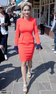 Rita Ora feet photo thumbnail