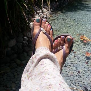 Claudia Lizaldi feet photo thumbnail