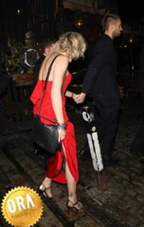 Rita Ora feet photo thumbnail
