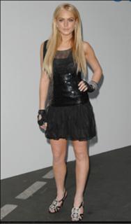 Lindsay Lohan feet photo thumbnail