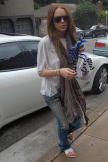 Lindsay Lohan feet photo thumbnail