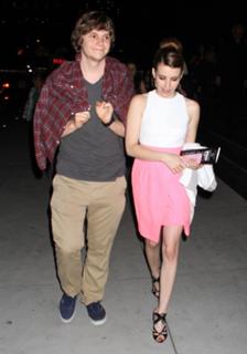 Emma Roberts feet photo thumbnail
