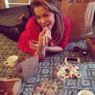 LeAnn Rimes feet photo thumbnail