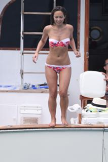 Myleene Klass feet photo thumbnail