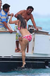 Myleene Klass feet photo thumbnail