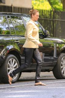 Uma Thurman feet photo thumbnail