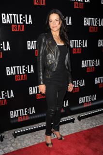 Michelle Rodriguez feet photo thumbnail