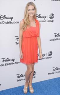 Denise Richards feet photo thumbnail