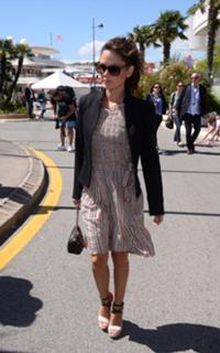 Rachel Bilson feet photo thumbnail