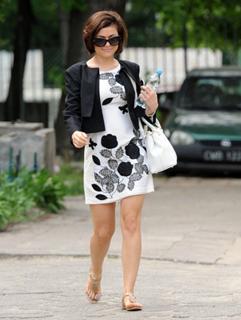 Katarzyna Cichopek feet photo thumbnail