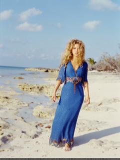 Shakira feet photo thumbnail