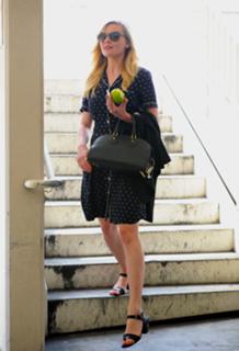 Kirsten Dunst feet photo thumbnail