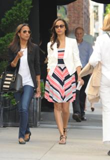 Zoe Saldana feet photo thumbnail