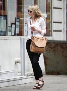 Emma Stone feet photo thumbnail