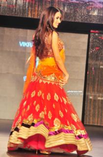 Malaika Arora feet photo thumbnail