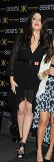 Khloé Kardashian feet photo thumbnail