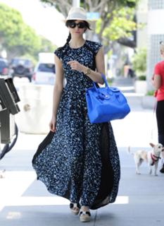 Emmy Rossum feet photo thumbnail