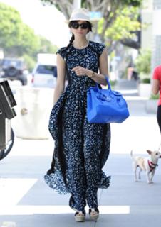Emmy Rossum feet photo thumbnail