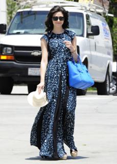 Emmy Rossum feet photo thumbnail