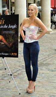 Helen Flanagan feet photo thumbnail