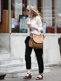 Emma Stone feet photo thumbnail