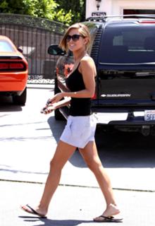 Audrina Patridge feet photo thumbnail