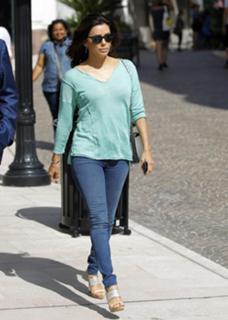 Eva Longoria feet photo thumbnail