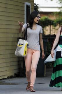 Jordana Brewster feet photo thumbnail