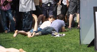 Katie Holmes feet photo thumbnail