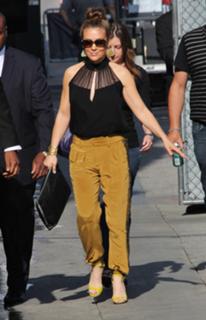 Alyssa Milano feet photo thumbnail