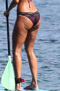 Nicole Murphy feet photo thumbnail