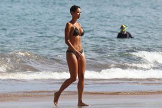 Nicole Murphy feet photo thumbnail