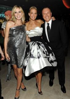 Molly Sims feet photo thumbnail