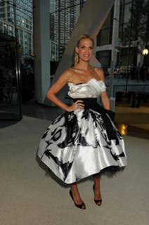 Molly Sims feet photo thumbnail