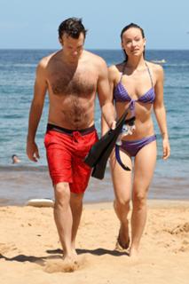 Olivia Wilde feet photo thumbnail