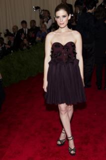 Kate Mara feet photo thumbnail
