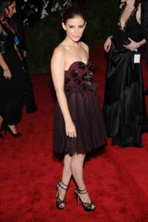 Kate Mara feet photo thumbnail