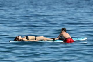 Olivia Wilde feet photo thumbnail